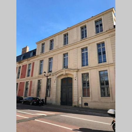 L'Independance Apartment Versailles Bagian luar foto