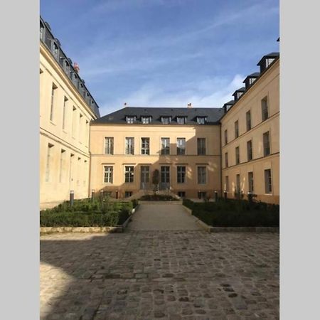 L'Independance Apartment Versailles Bagian luar foto