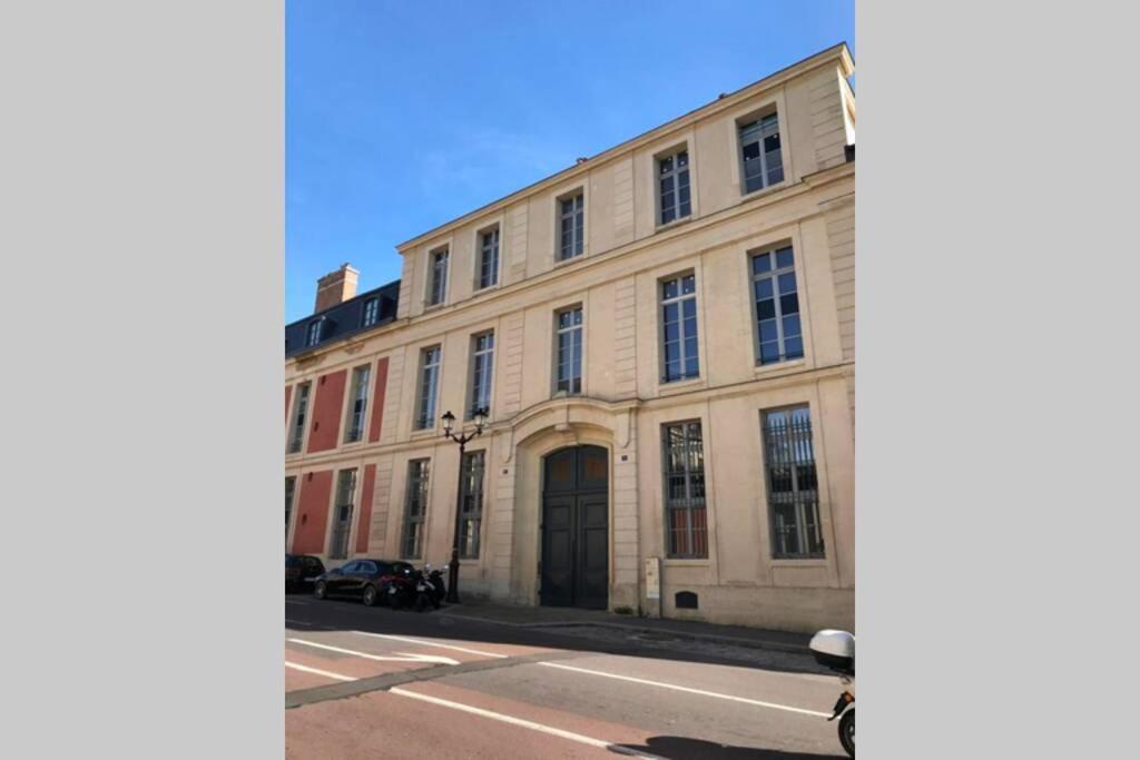L'Independance Apartment Versailles Bagian luar foto