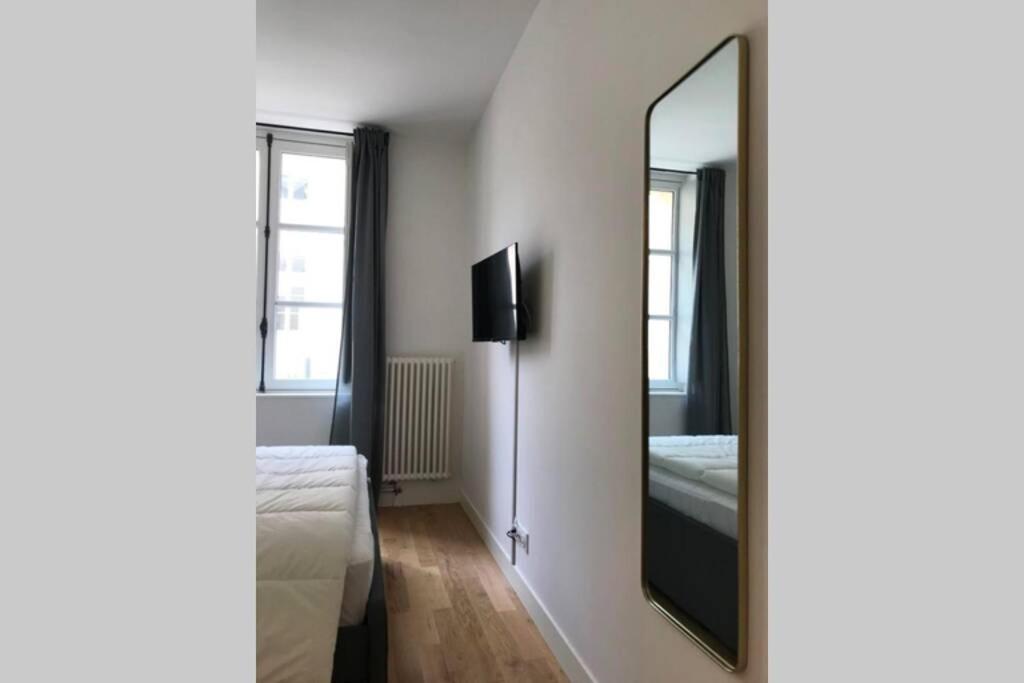 L'Independance Apartment Versailles Bagian luar foto